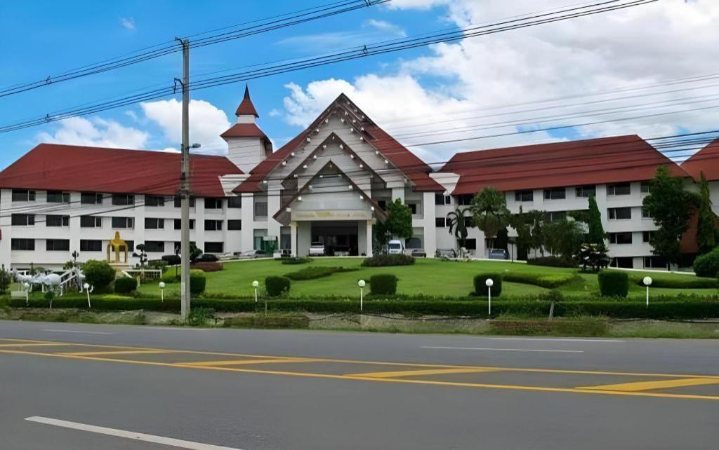 Pailyn Hotel Sukhothai Exterior photo