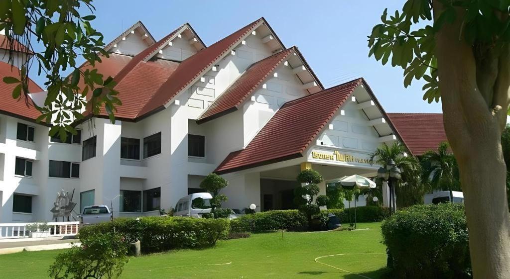 Pailyn Hotel Sukhothai Exterior photo